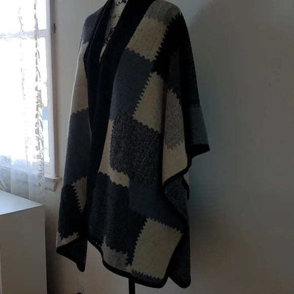 Gray Plaid Women WOOL Blend  Open Front Boho Cape Wrap Sweater Coat - Picture 5 of 16